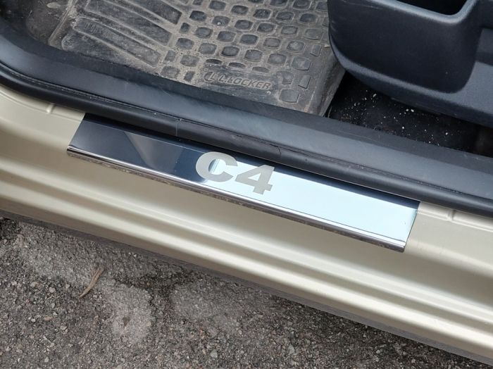 Накладки на пороги Carmos нержавейка для Citroen C-4 2004-2010 гг
