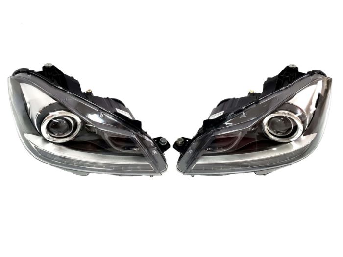 Передние фары (Xenon Adaptive) оригинал комплектные на Mercedes-Benz C-Class W204 2007-2014 года