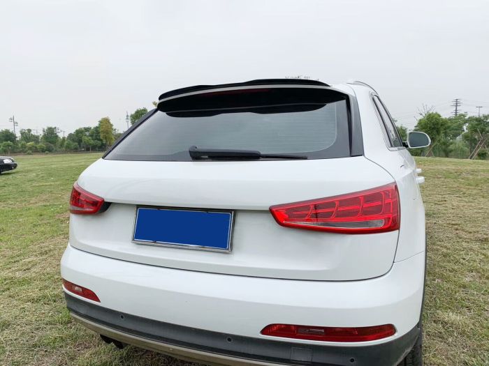 Cпойлер багажника Audi Q3 черный глянцевый ABS-пластик (11-18 г.в.)