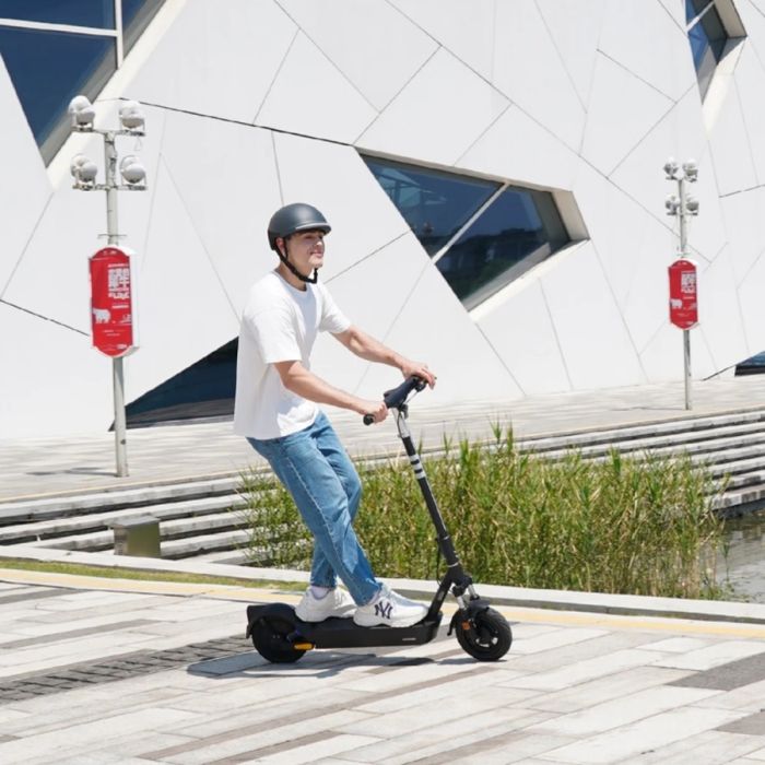 Електросамокат OKAI ES40-Black 10", 500(1000)W, 15.6Ah, 70km, 25km\h, 25%, NFC, App, 23kg (ES40-B)