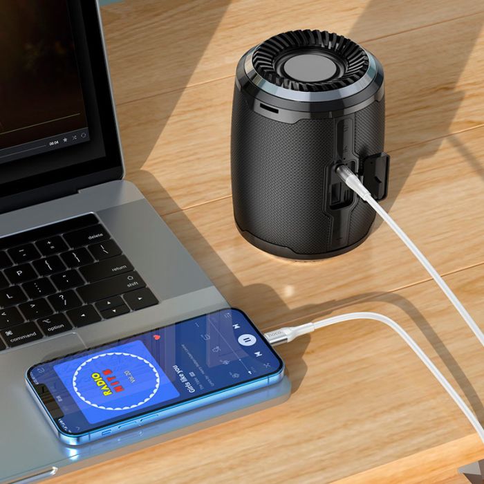 Аудiокабель HOCO UPA22 iP to 3.5mm male, silicone, 1m, White (6931474769480)