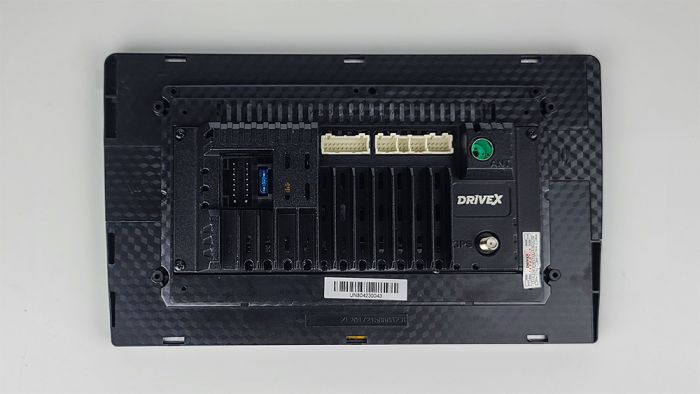 Автомобільний мультимедійний центр 9" з бездротовим CarPlay та Android Auto - DriveX UN8Q AND 10" QLED 4xCores 2/32GB 4x45W  - Android 10.0