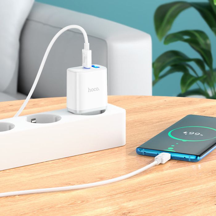 Мережевий зарядний пристрій HOCO C105A Stage dual port PD20W+QC3.0 charger White (6931474782946)