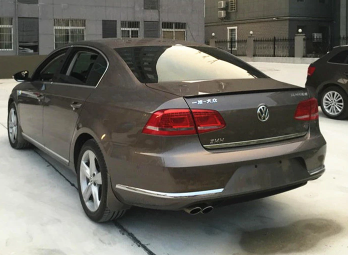 Спойлер на Volkswagen Passat B7 черный глянцевый ABS-пластик (европейка)