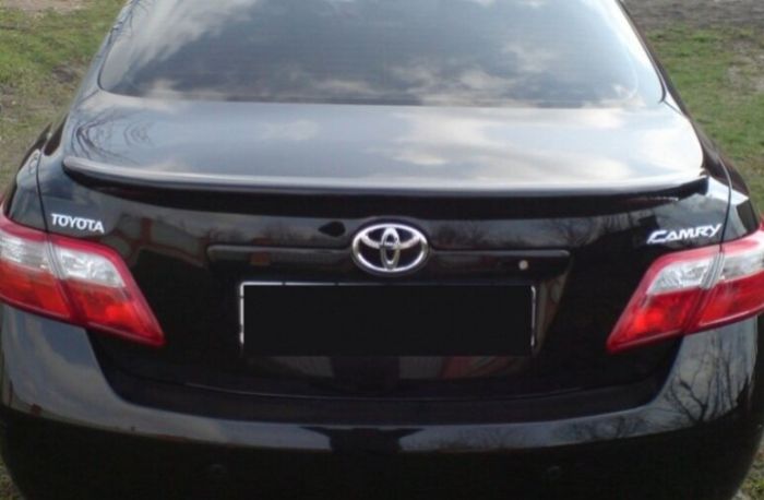 Спойлер на Toyota Camry 40 черный глянцевый (ABS-пластик)