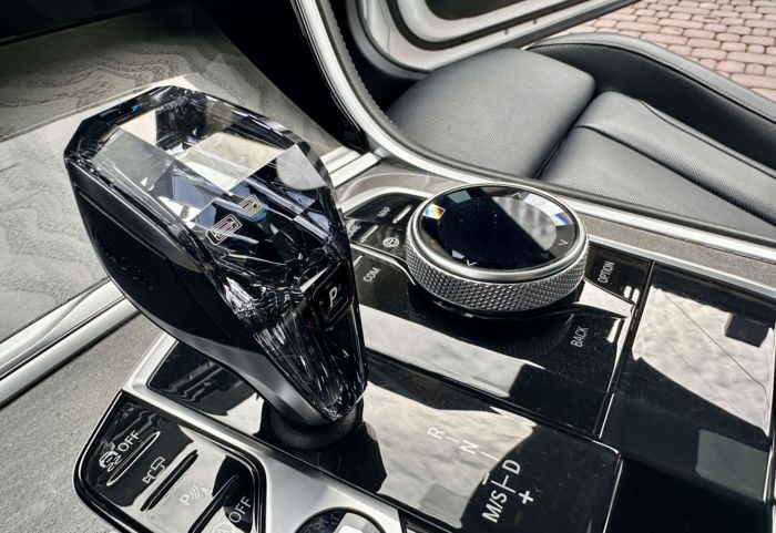 Хрустальный селектор КПП (с логотипом 8) на BMW 8 Series G14/G15/G16 2018-2023 года