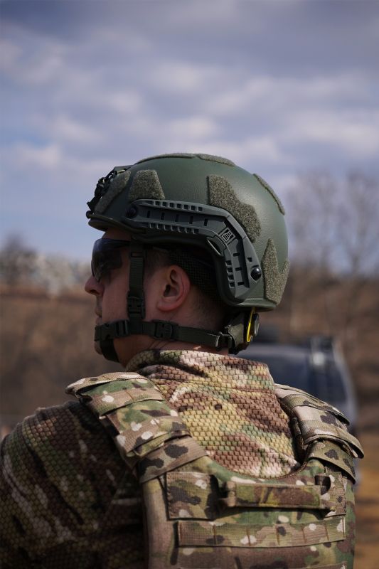Кевларовый баллистический шлем FAST GEN III Kevlar Olive с креплением NVG и рейками