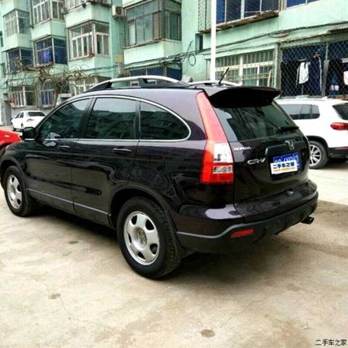 Спойлер на Honda CR-V черный глянцевый ABS-пластик (2006-2012)