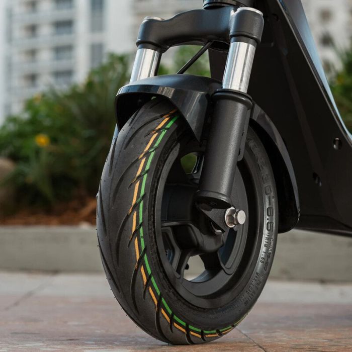 Електросамокат NIU KQi 200P Gray 10", 350(700)W, 7.8Ah, 54km, 25km/h, 20%, App, 19,7 kg (KDP32EG1E11)