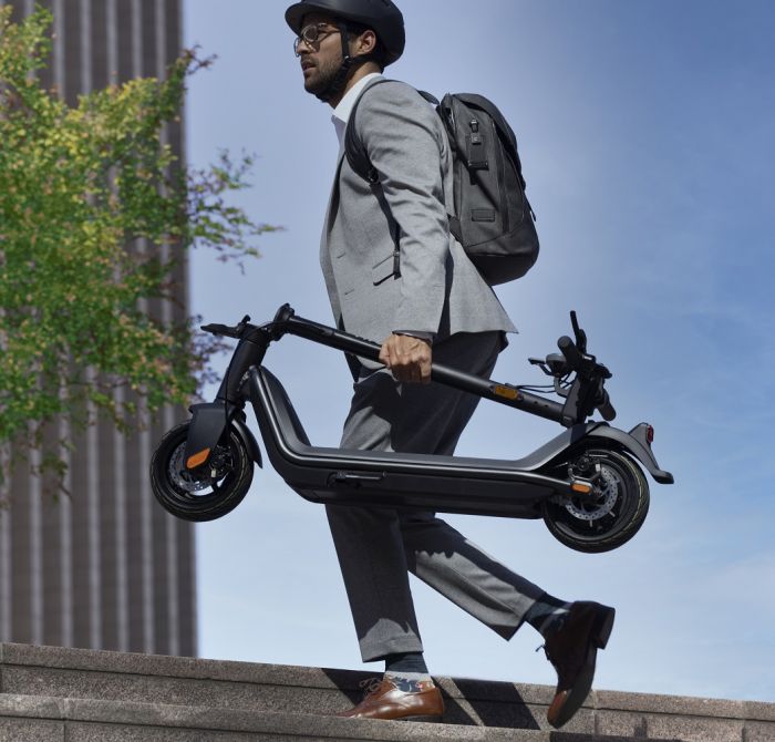 Електросамокат NIU KQi3 MAX Space Gray 9,5", 450(900)W, 13Ah, 65km, 25km/h, 25%, App, 21 kg (K3T331B3E11)