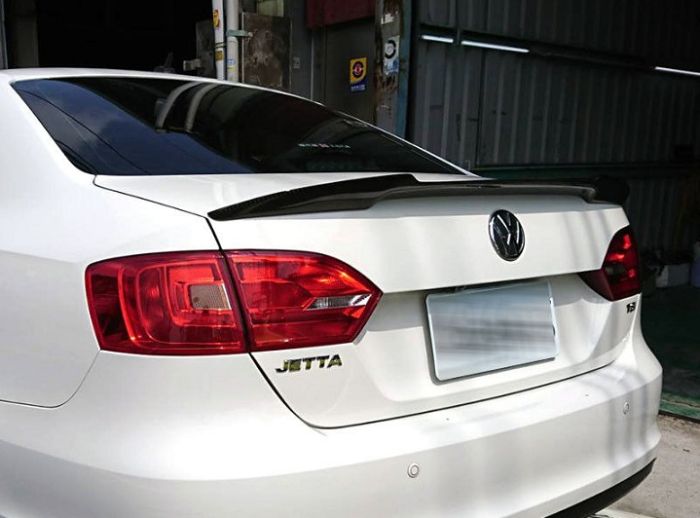 Спойлер на Volkswagen Jetta 6 стиль М4 черный глянцевый ABS-пластик