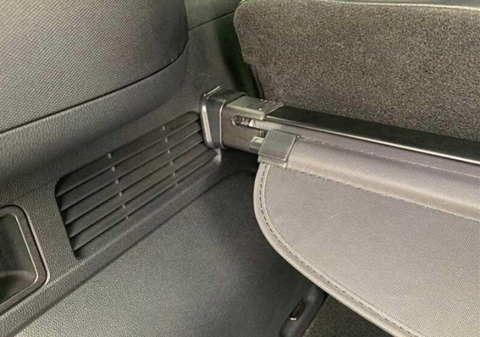 Задняя накладка (шторка, полка) багажника Ford Escape (2019-...)