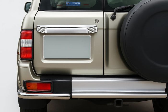 Задняя накладка (пластик) для Nissan Patrol Y61 1997-2011 гг