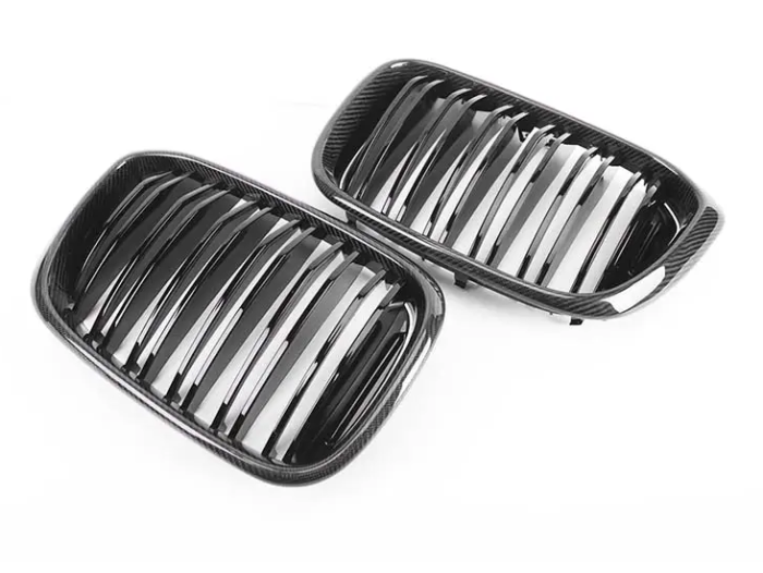 Решетка радиатора BMW X3 G01 / X4 G02 стиль М + рамка под карбон (18-22 г.в.)