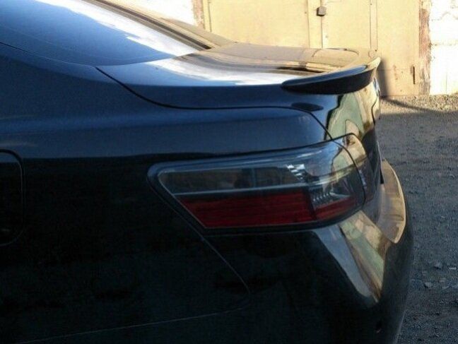 Спойлер на Toyota Camry 40 черный глянцевый (ABS-пластик)