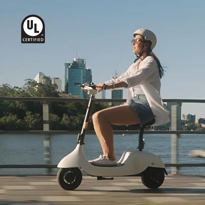Електросамокат з сидінням OKAI Ceetle PRO EA10C White 10', 350(900)W, 25Km/h, 10.4Ah, 55Km, 20%, NFC, App.29kg (EA10C-W)