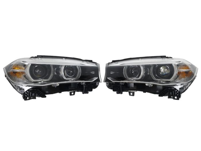 Передние фары (Bi-Xenon No Adaptive) комплектные на BMW X5 F15 2013-2018 года.
