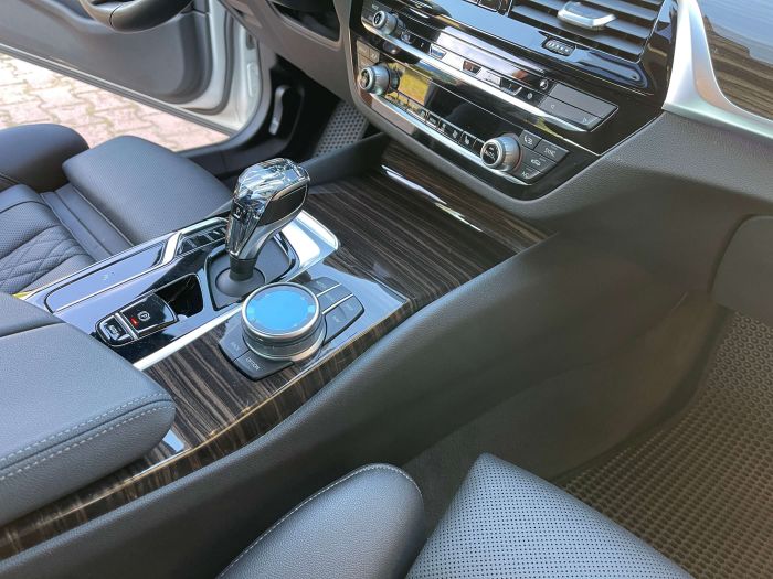 Хрустальный селектор КПП (с логотипом М) на BMW 5 Series G30/G31 2017-2020 года