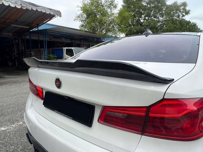Спойлер Черный глянец (PSM) на BMW 5 Series G30/G31 2017-2020 года
