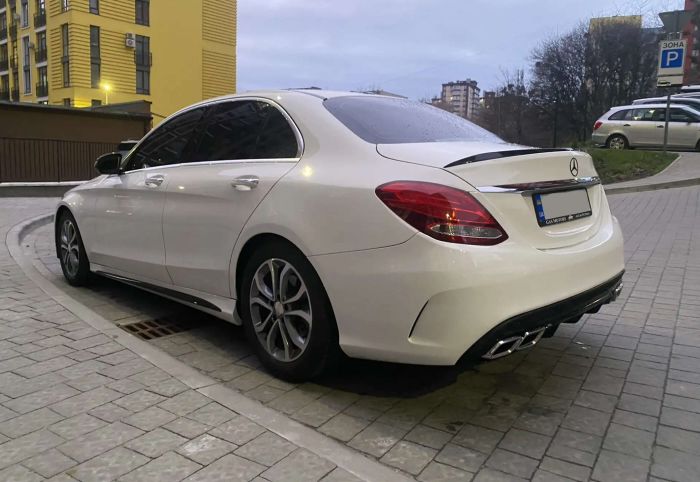 Спойлер Черный глянец (стиль C63 S) на Mercedes-Benz C-Class W205 2014-2018 года.