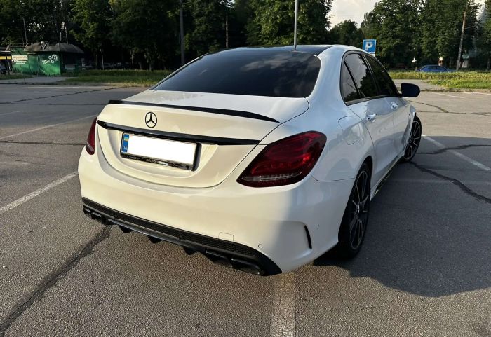 Спойлер Черный глянец (стиль C63 S) на Mercedes-Benz C-Class W205 2014-2018 года.