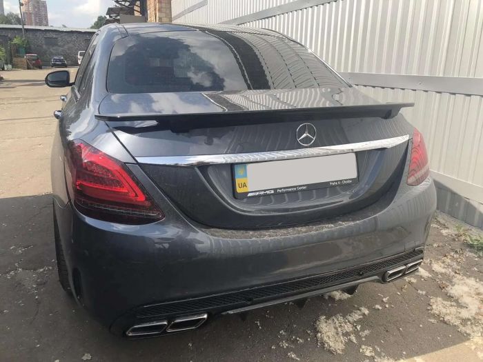 Спойлер Черный глянец (стиль GTS) на Mercedes-Benz C-Class W205 2014-2018 года.