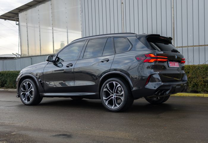 Комплект рестайлинга ( стиль X5M F95 LCI ) на BMW X5 G05 2018-2022 года