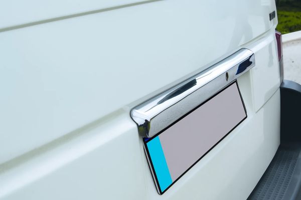 Накладка из нержавейки над номером Задняя дверь, Carmos - Турецкая сталь для Volkswagen T4 Caravelle/Multivan 1990-2003 гг