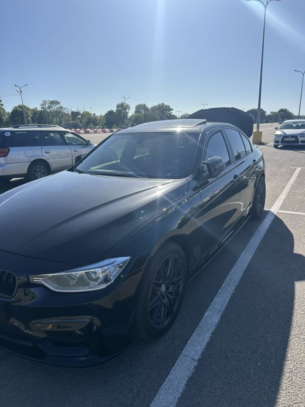 Лезвие на пороги Черный глянец на BMW M3 F80 2014-2020 года