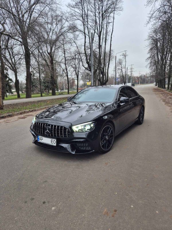 Комплект рестайлинга (стиль E63 AMG 2020+) на Mercedes-Benz E-Class W213 2016-2020 года
