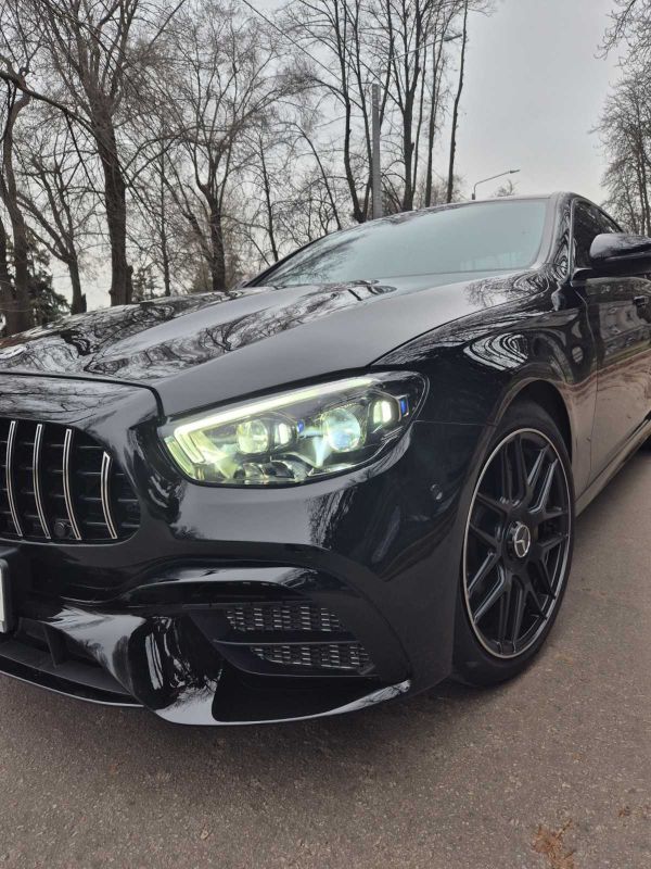 Комплект рестайлинга (стиль E63 AMG 2020+) на Mercedes-Benz E-Class W213 2016-2020 года
