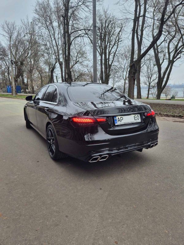 Комплект рестайлинга (стиль E63 AMG 2020+) на Mercedes-Benz E-Class W213 2016-2020 года