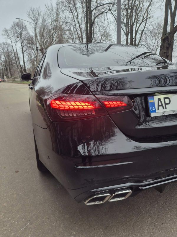 Комплект рестайлинга (стиль E63 AMG 2020+) на Mercedes-Benz E-Class W213 2016-2020 года