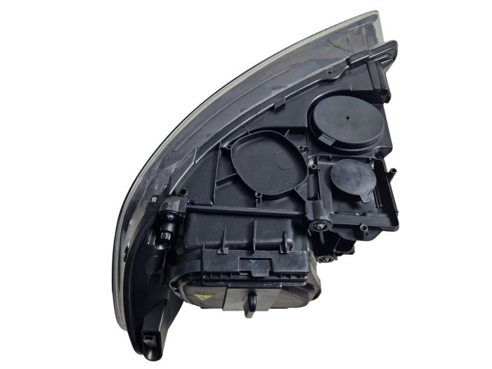 Передние фары (Bi-Xenon No Adaptive Европа) без блоков на Audi Q7 4L 2005-2015 года