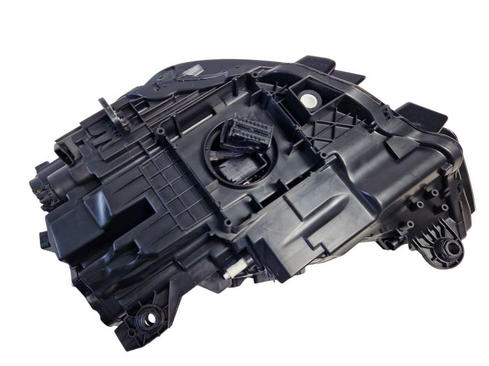 Передние фары LED (RH) без блоков на Audi A3 8V 2016-2020 года.