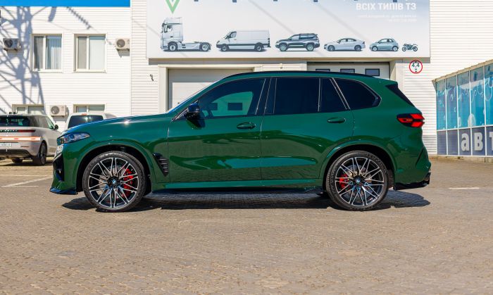 R22 BMF (разноширокие) на BMW X5 G05 2018-2022 года