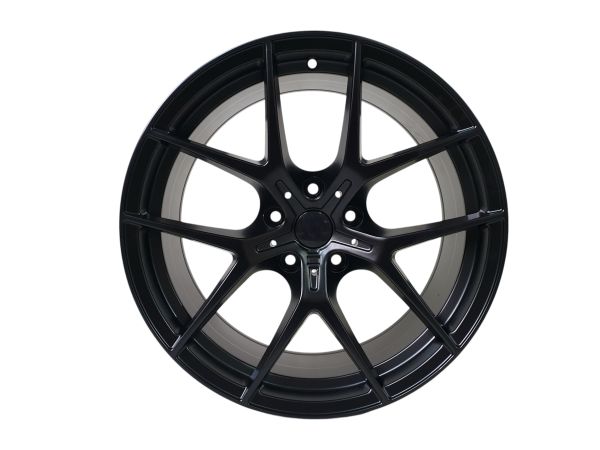 R20 Satin Black (разноширокие) на BMW 1 Series F40 / F41 2019-2023 года