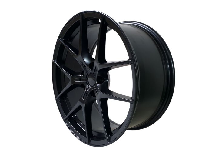 R20 Satin Black (разноширокие) на BMW 1 Series F40 / F41 2019-2023 года