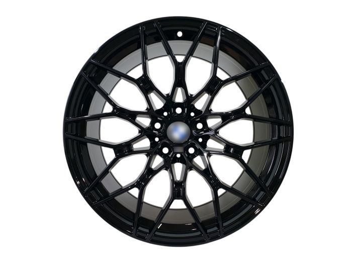 R18 Gloss Black (одноширокие 8.0J ET35) на BMW 1 Series F40/F41 2019-2023 года