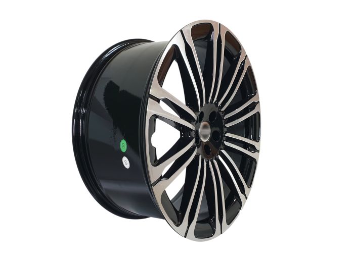 R22 BMF (одноширокие 9.5J ET43) на Land Rover Range Rover Velar L560 2017-2021 года