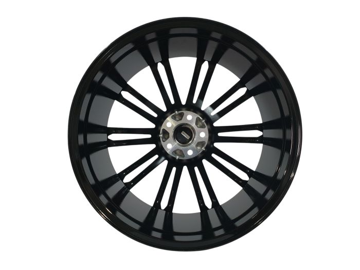 R20 Black (одноширокие 8.0J ET40) на Land Rover Range Rover Velar L560 2017-2021 года