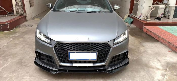 Передний бампер ( в стиле TTRS ) на Audi TT 8S 2014-2018 года