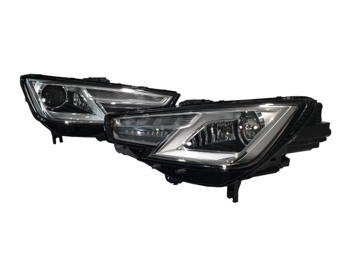 Передние фары (Xenon комплектные) на Audi A4 B9 2015-2019 года.
