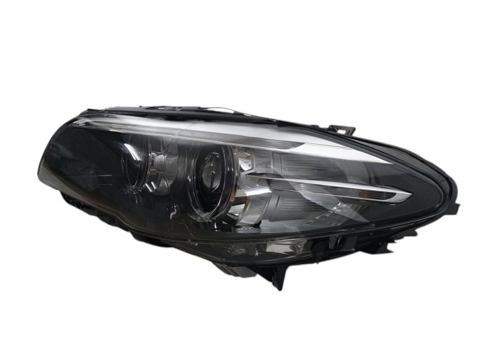 Передние фары Xenon Adaptive LH на BMW 5 Series F10/F11 2010-2017 года