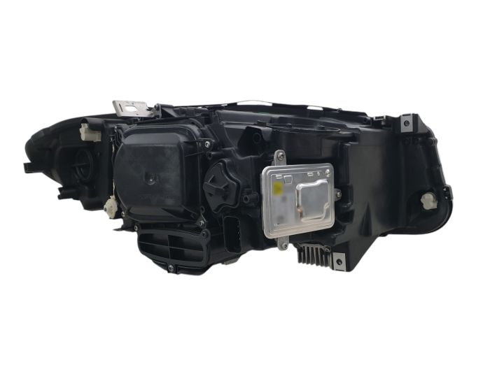 Передние фары Xenon Adaptive LH на BMW 5 Series F10/F11 2010-2017 года