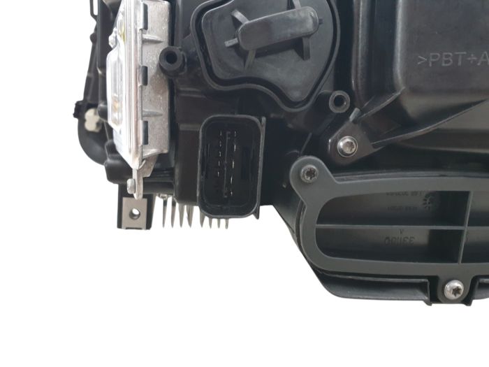 Передние фары Xenon Adaptive RH на BMW 5 Series F10/F11 2010-2017 года