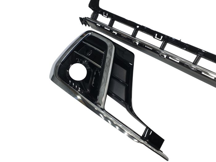 Решетки в бампер Chrome Black на Audi A8 D5 2021-2026 года