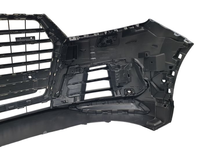 Передний бампер (S-Line) Black на Audi Q7 4M 2015-2020 года