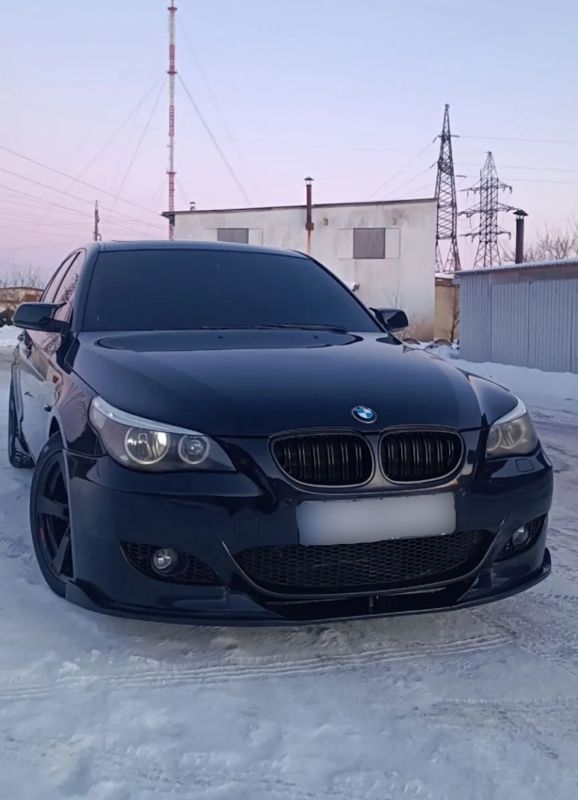 Губа (переднего бампера) (M5) на BMW 5 Series E60/E61 2003-2010 года