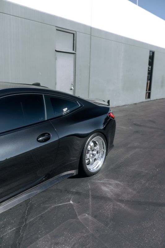 Лезвия на пороги ( Карбон ) V2 на BMW M4 G82 / G83 2021-2025 года